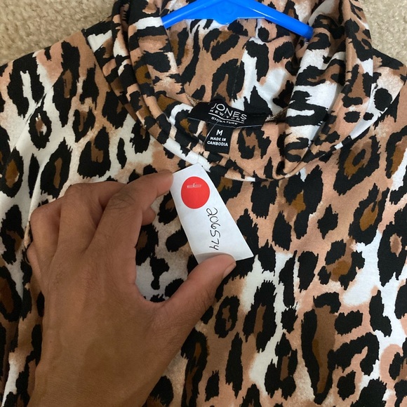 Brand New turtleneck - Picture 3 of 3